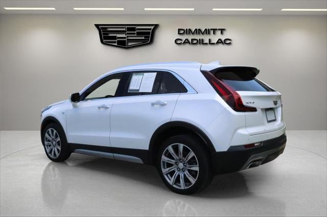 Photo of 2022 Crystal White Tricoat Cadillac XT4
