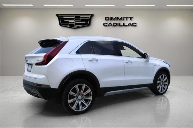 Photo of 2022 Crystal White Tricoat Cadillac XT4