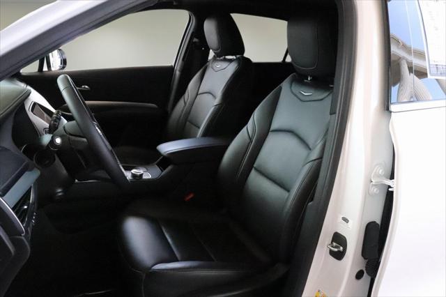 Photo of 2022 Crystal White Tricoat Cadillac XT4