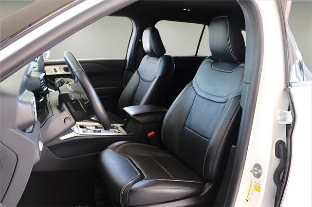 Photo of 2020 Star White Metallic Tri-Coat Ford Explorer