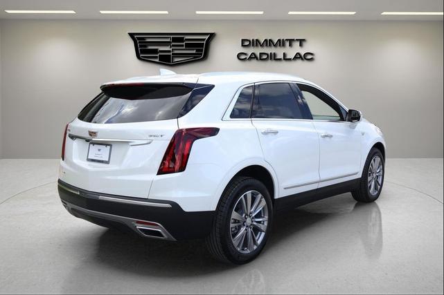 Photo of 2025 Crystal White Tricoat Cadillac XT5