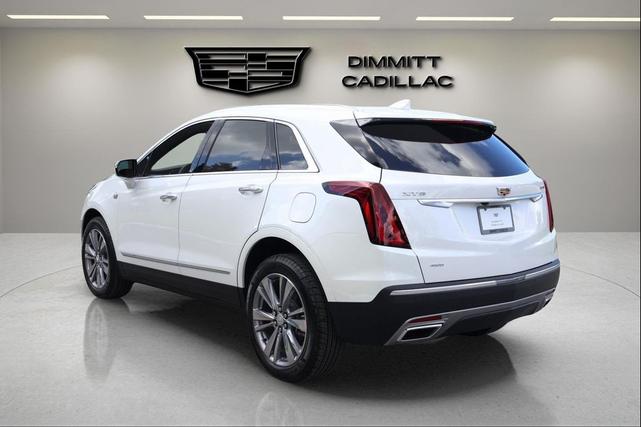 Photo of 2025 Crystal White Tricoat Cadillac XT5