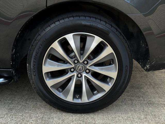 Photo of 2015 Gray Acura MDX