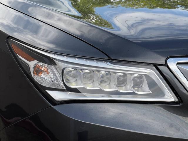Photo of 2015 Gray Acura MDX