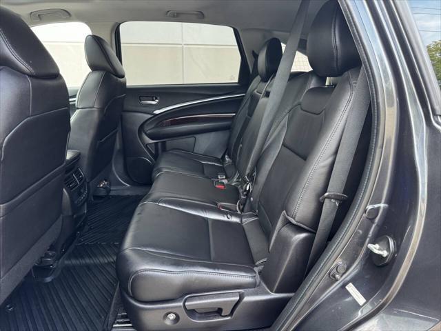 Photo of 2015 Gray Acura MDX