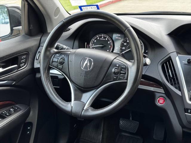 Photo of 2015 Gray Acura MDX