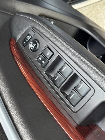 Photo of 2015 Gray Acura MDX