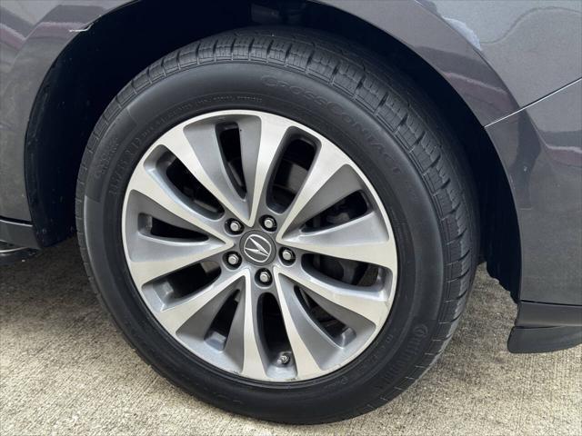 Photo of 2015 Gray Acura MDX
