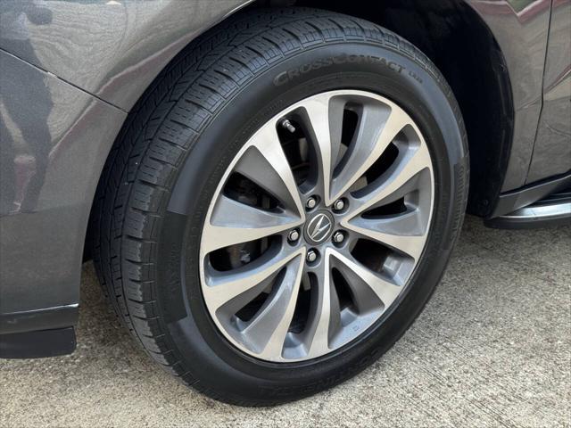 Photo of 2015 Gray Acura MDX