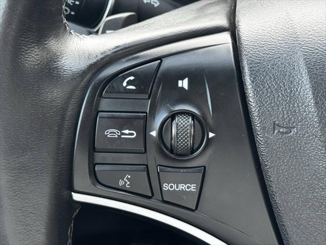 Photo of 2015 Gray Acura MDX