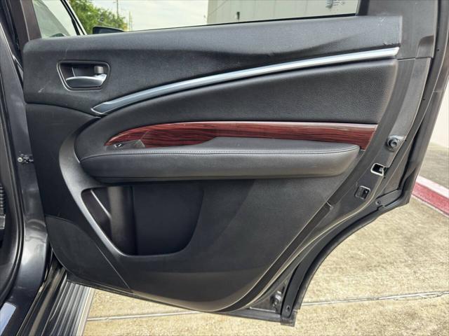 Photo of 2015 Gray Acura MDX