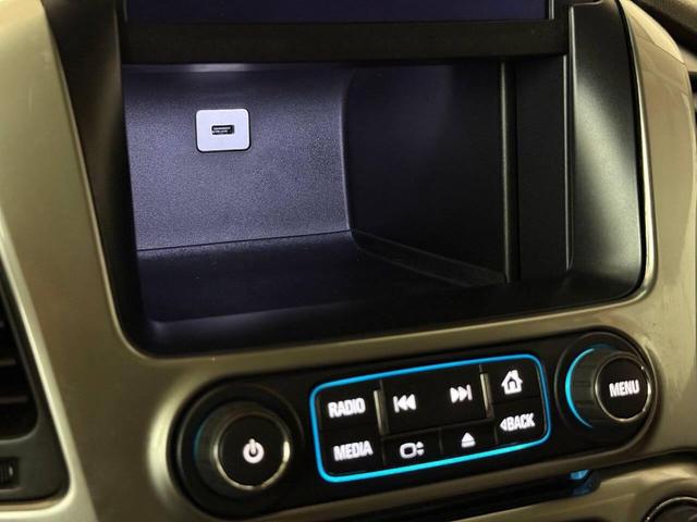Photo of 2016 White Chevrolet Tahoe