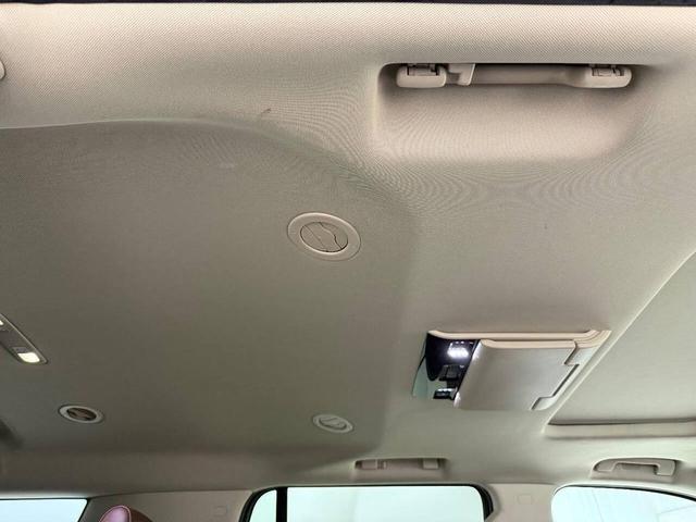 Photo of 2016 White Chevrolet Tahoe