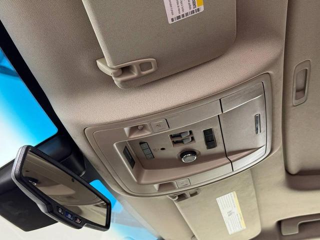 Photo of 2016 White Chevrolet Tahoe