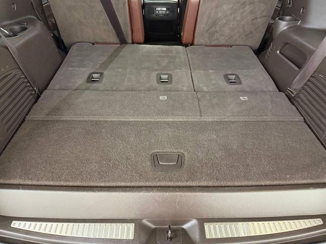 Photo of 2016 White Chevrolet Tahoe