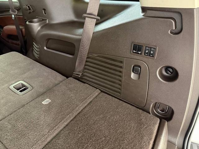 Photo of 2016 White Chevrolet Tahoe