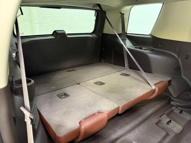 Photo of 2016 White Chevrolet Tahoe