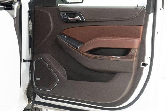 Photo of 2016 White Chevrolet Tahoe
