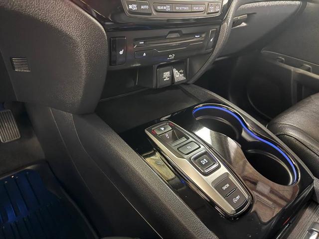 Photo of 2019 White Honda Pilot