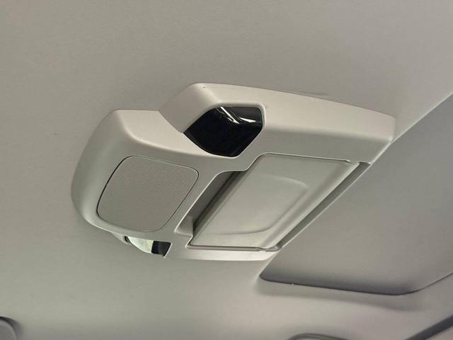 Photo of 2019 White Honda Pilot