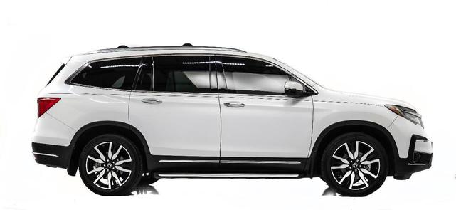 Photo of 2019 White Honda Pilot