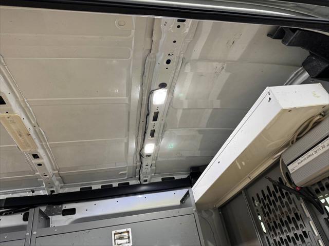 Photo of 2018 White Ford Transit-250