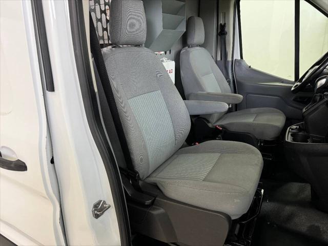 Photo of 2018 White Ford Transit-250