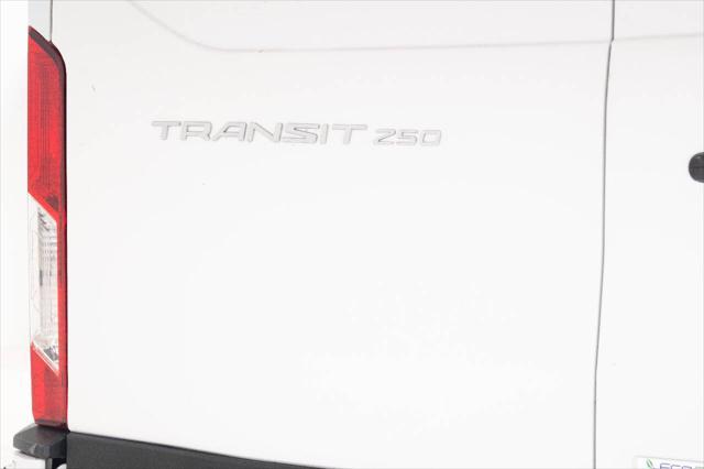 Photo of 2018 White Ford Transit-250
