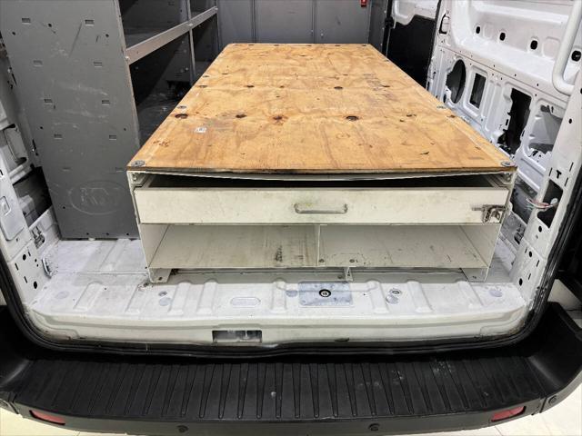 Photo of 2018 White Ford Transit-250