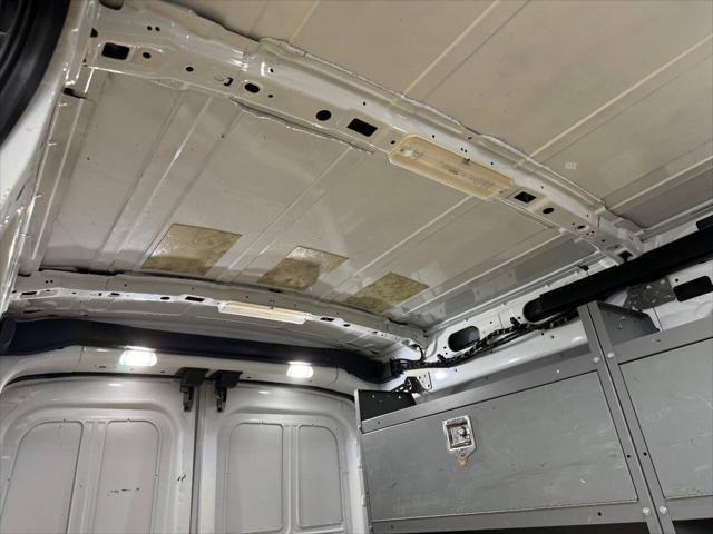 Photo of 2018 White Ford Transit-250