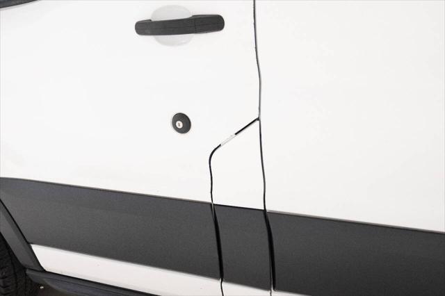 Photo of 2018 White Ford Transit-250