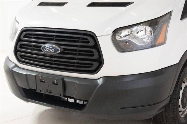 Photo of 2018 White Ford Transit-250