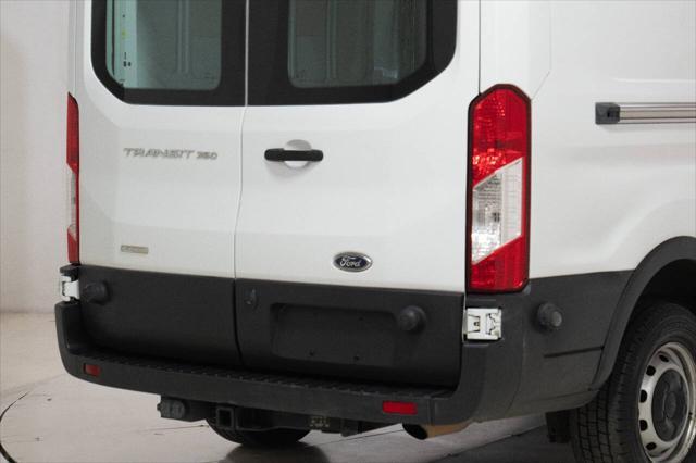 Photo of 2016 White Ford Transit-350
