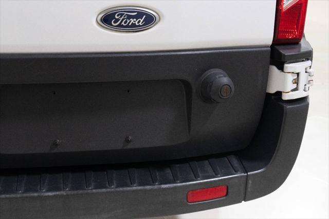 Photo of 2016 White Ford Transit-350