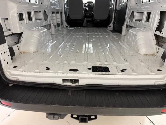 Photo of 2016 White Ford Transit-350