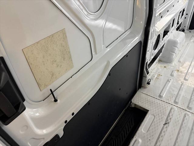 Photo of 2016 White Ford Transit-350