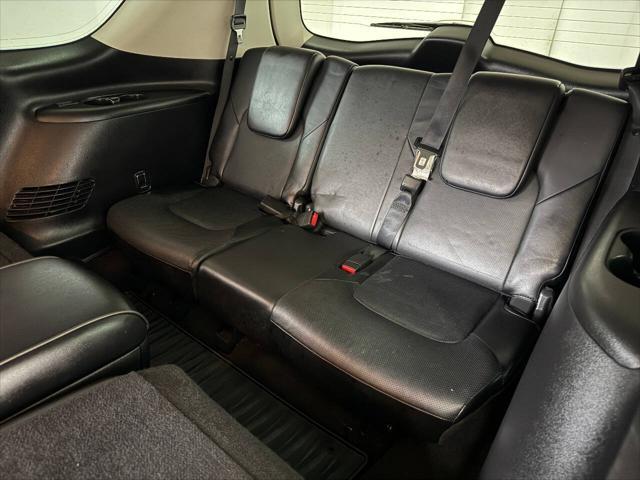 Photo of 2018 Gray INFINITI QX80