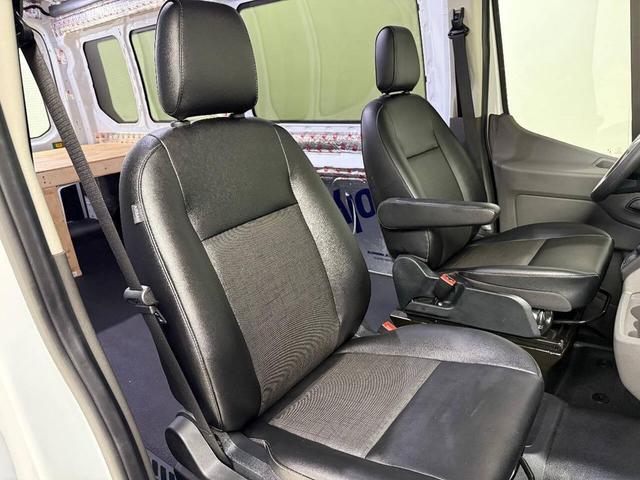 Photo of 2022 White Ford Transit-250