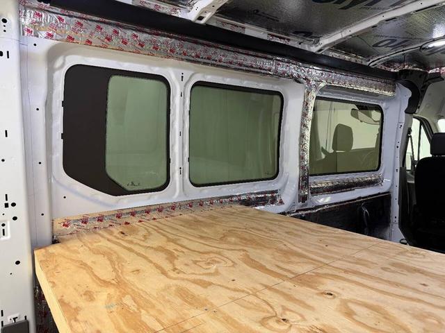Photo of 2022 White Ford Transit-250