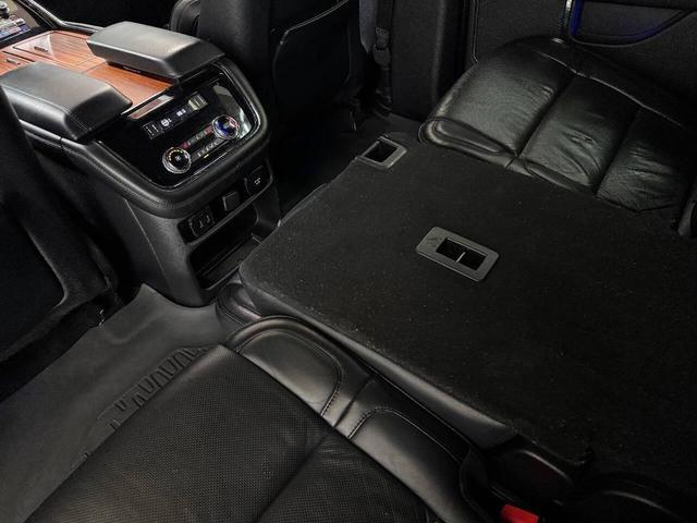 Photo of 2019 White Lincoln Navigator