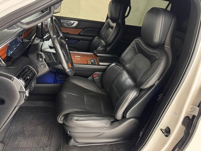 Photo of 2019 White Lincoln Navigator