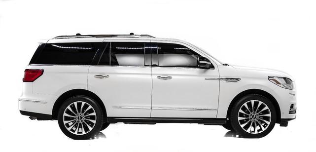 Photo of 2019 White Lincoln Navigator