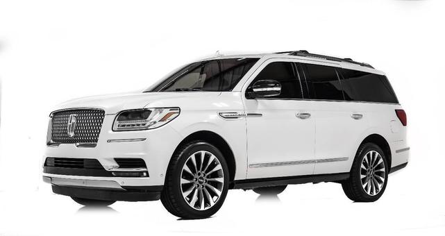 Photo of 2019 White Lincoln Navigator