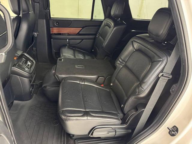 Photo of 2019 White Lincoln Navigator