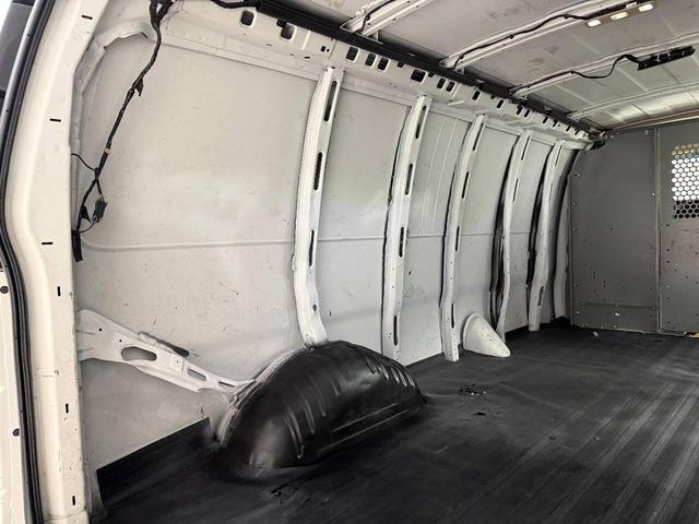 Photo of 2017 White Chevrolet Express 2500