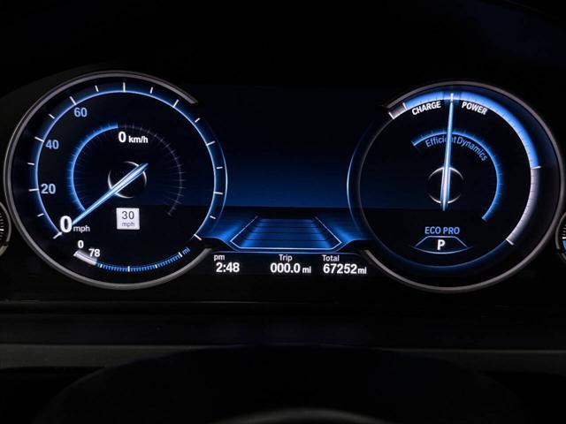 Photo of 2014 White BMW 750