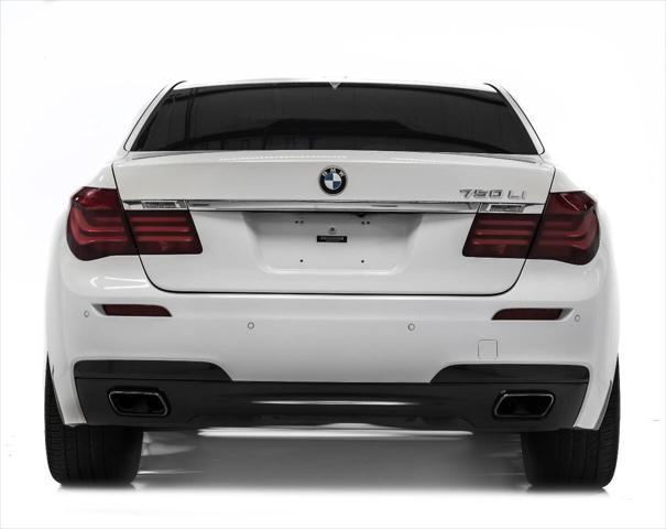 Photo of 2014 White BMW 750