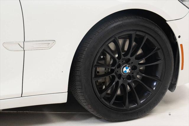 Photo of 2014 White BMW 750