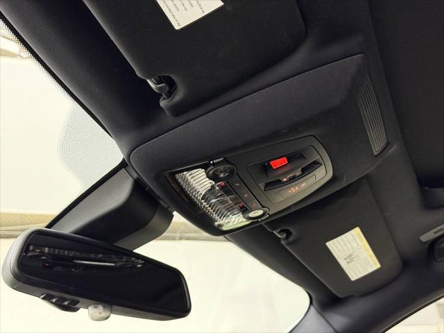 Photo of 2014 White BMW 750