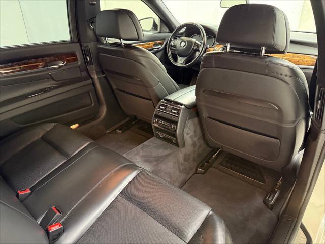 Photo of 2014 White BMW 750